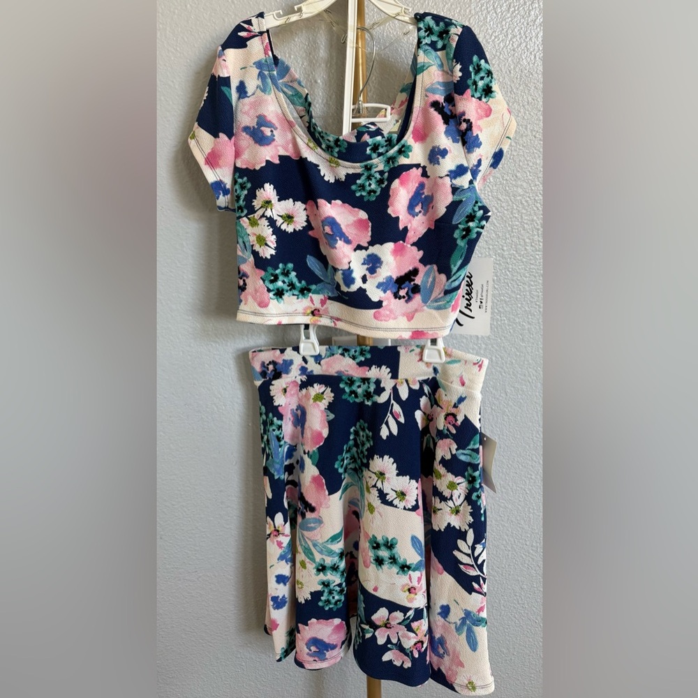 NWT! Trixxi Floral Crop Top and Skirt Set size 7